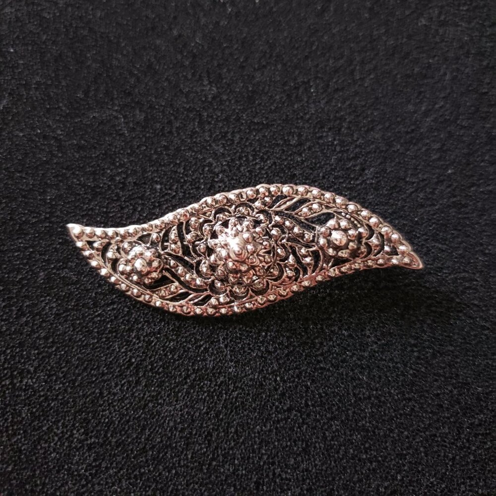 Vintage silver   pin brooch  MAKE OFFER & BUNDLE